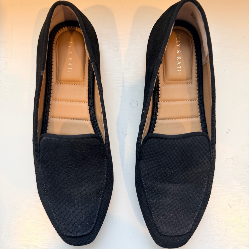 Kelly & Katie Textured Black Loafers